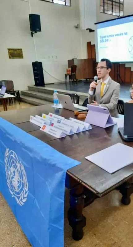 Это фото было сделано, когда я организовывал внутренний проект MUN в моей школе.