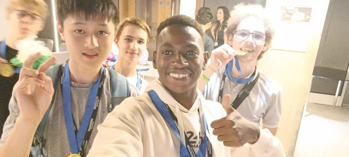 Vencedores do projeto em equipe STEM!