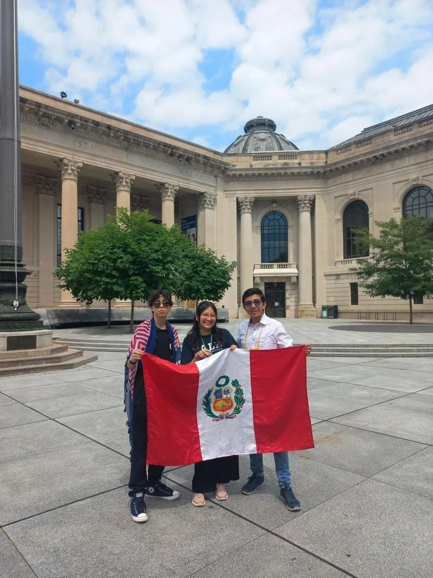 L'équipe péruvienne à l'Université de Yale ! Nous avons tous été acceptés - mais nous avons participé à différentes sessions